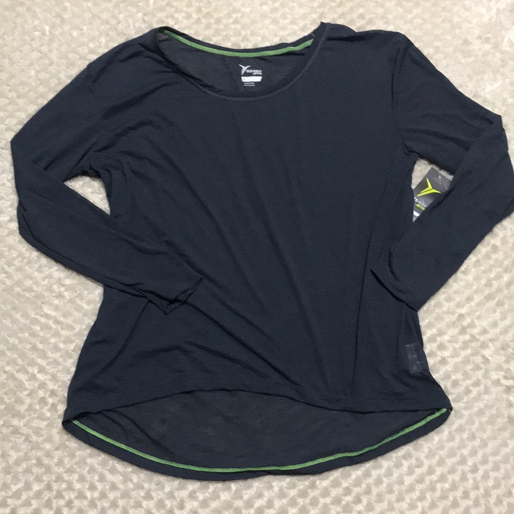 Old Navy ladies active go dry shirt size M